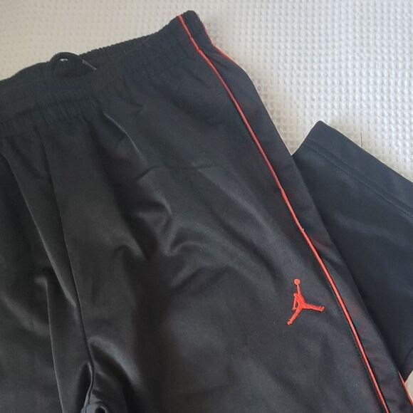 Jordan youth Boys track pants size XL - Picture 2 of 9